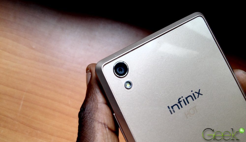 Infinix Hot 2 8MP rear camera with flash