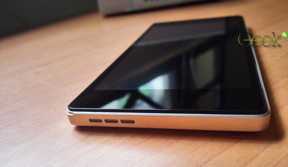 Infinix Hot 2 speaker located at the bottom