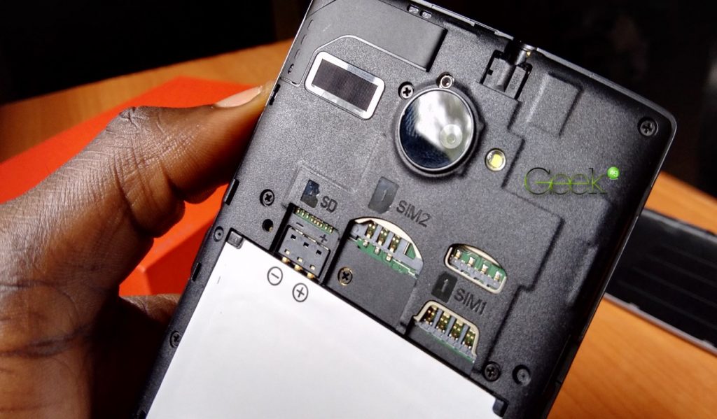 Innjoo Halo with removed back cover