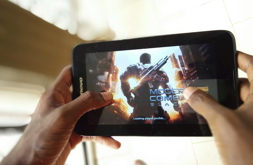 Modern Combat 5 running on Lenovo Tab A7-30
