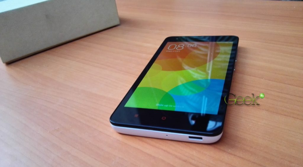 Xiaomi Redmi 2 has the micro USB port at the bottom, shifted to the right.