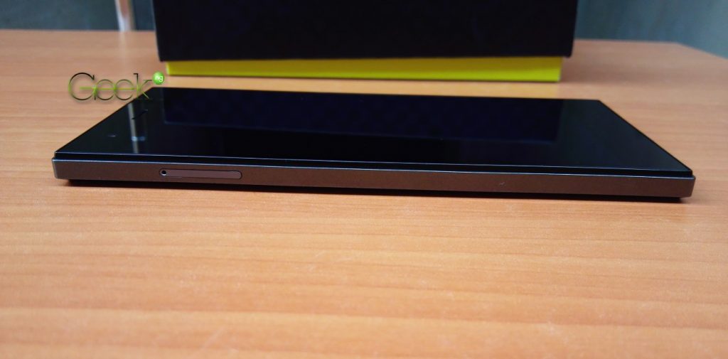 Infinix zero 3 left side