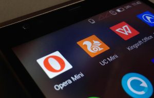 opera mini vs uc browser