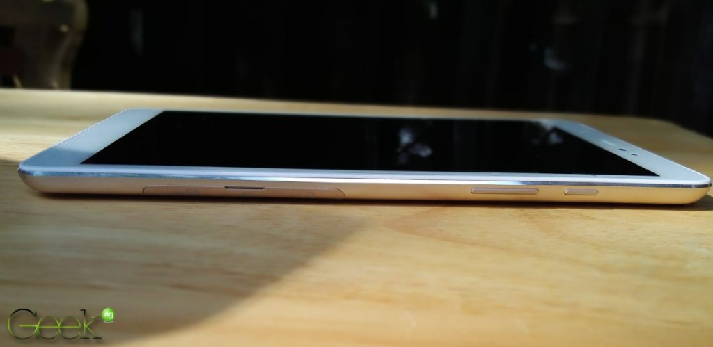 tecno droipad 8II side