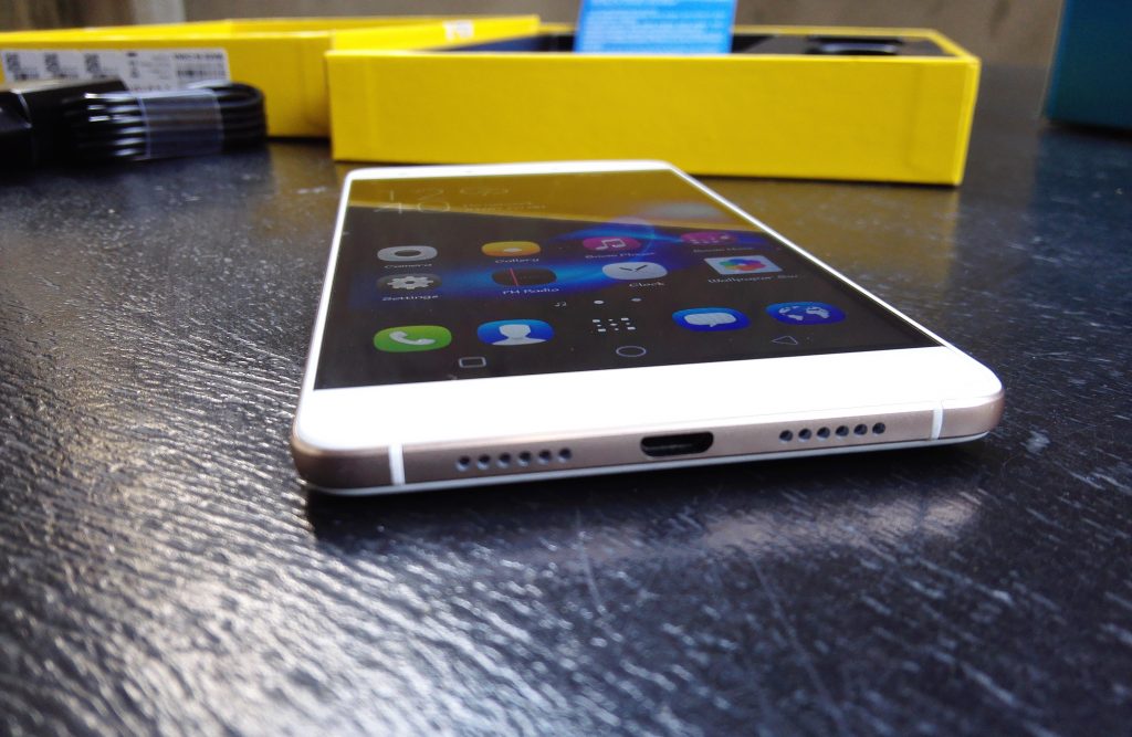 tecno boom j8 bottom