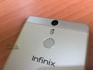 infinix hot s back