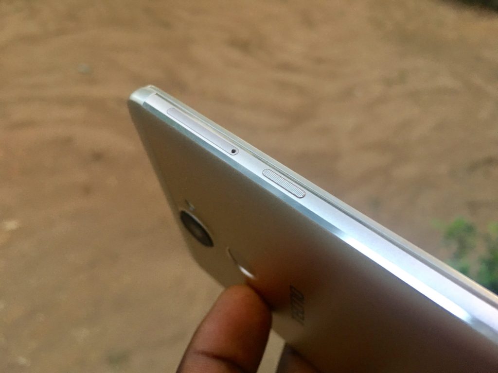 tecno l9 plus left side