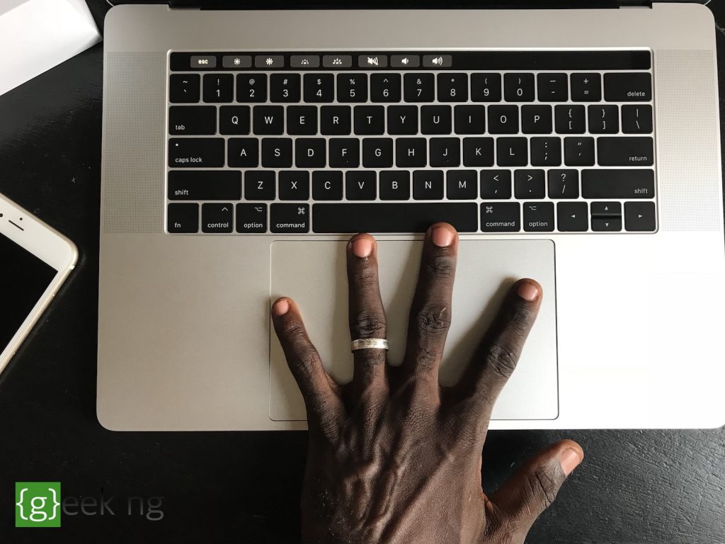 macbook pro 2017 large touchpad
