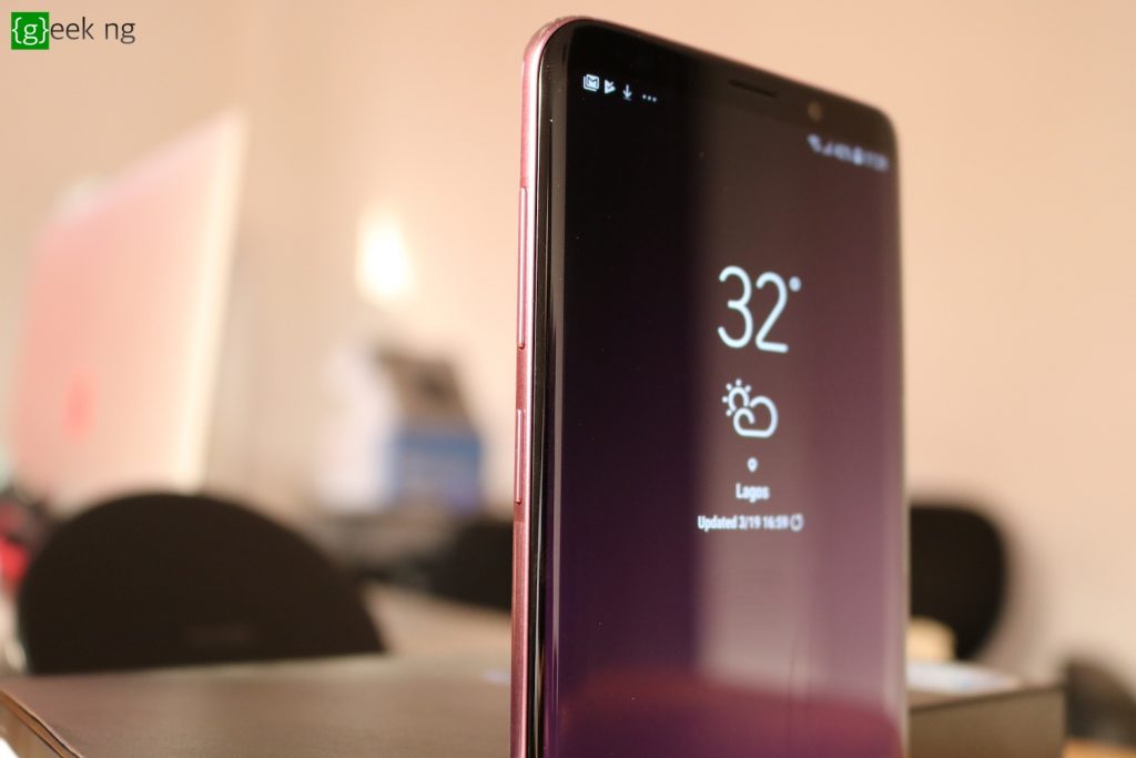 samsung galaxy s9+ left side