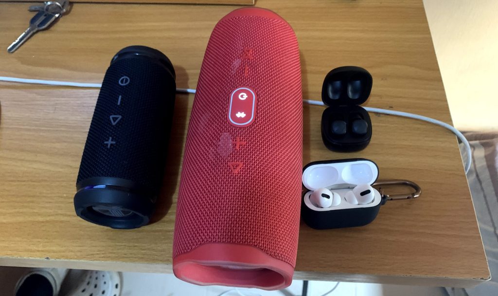 Treblab xFit vs Apple AirPods Pro
