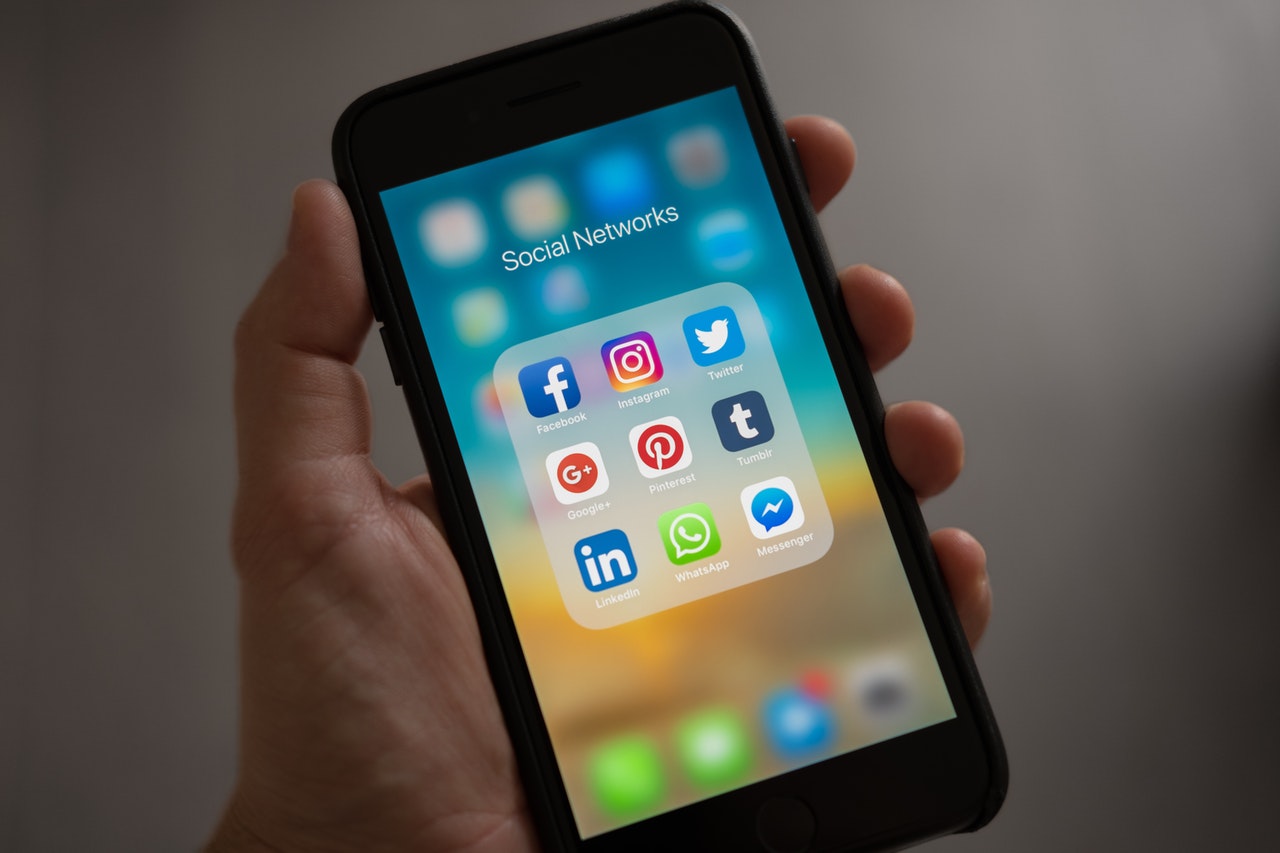 7 Fun Ways To Use Your Smartphone When You’re Bored