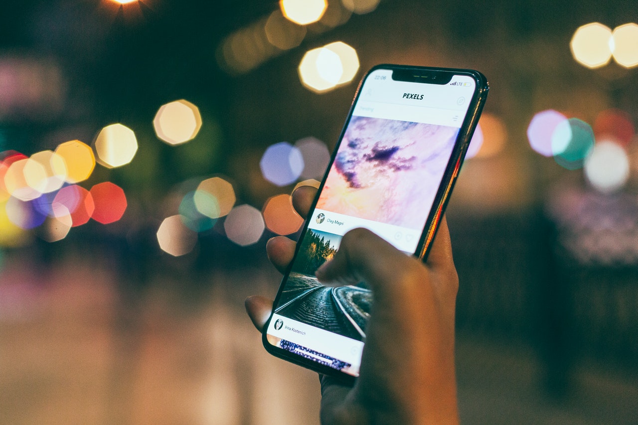 How to Remotely Access an iPhone’s Gallery