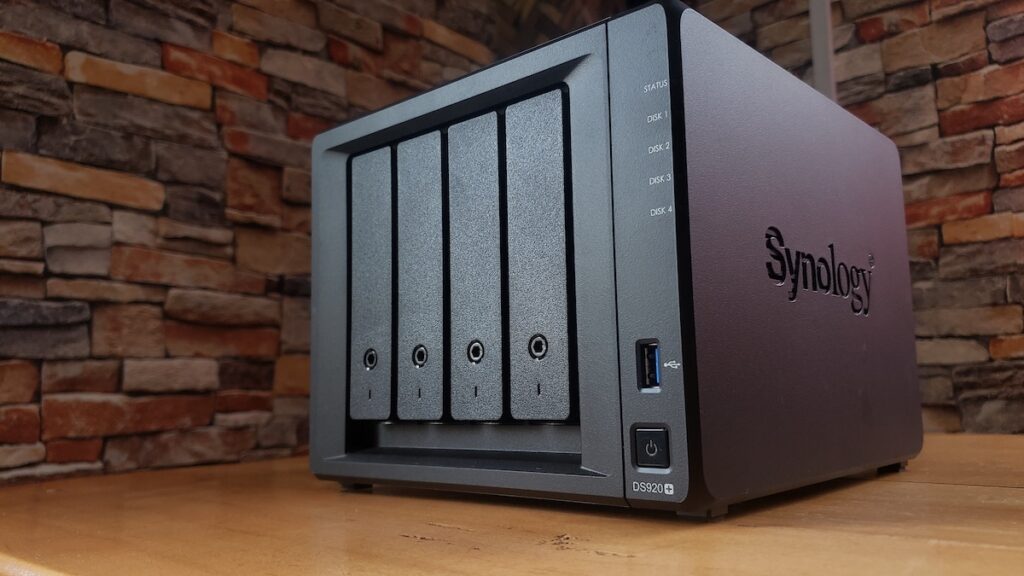 synology ds920+