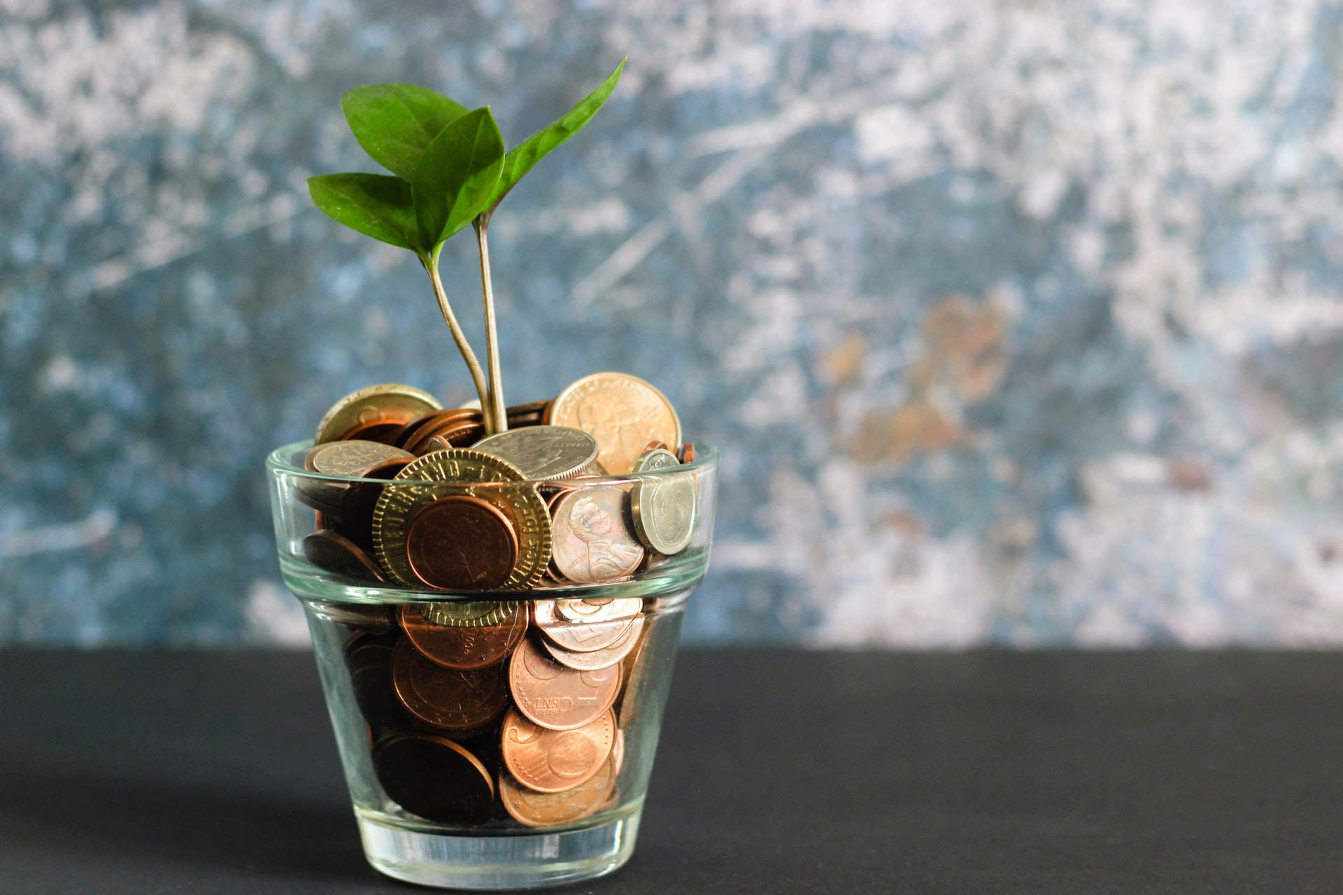 Using Modern Technology to Save Money in the Most Efficient Manner